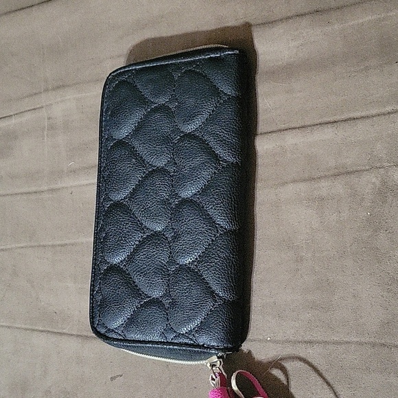 BETSEY JOHNSON Designer Quilted Heart Design‎ Wallet With Fringe Tassel Black - Picture 6 of 6